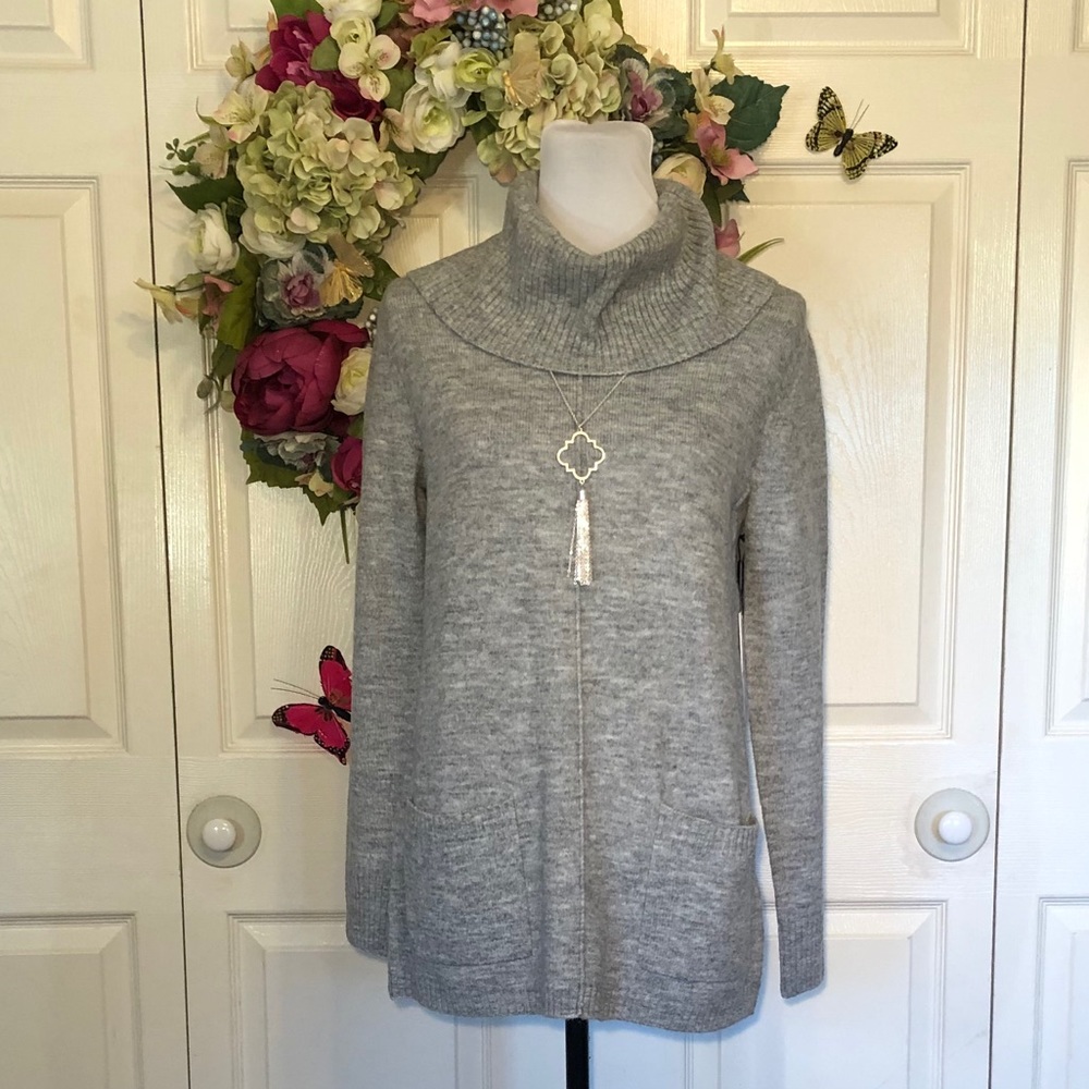 💼 Calvin Klein Gray Turtleneck Sweater XS